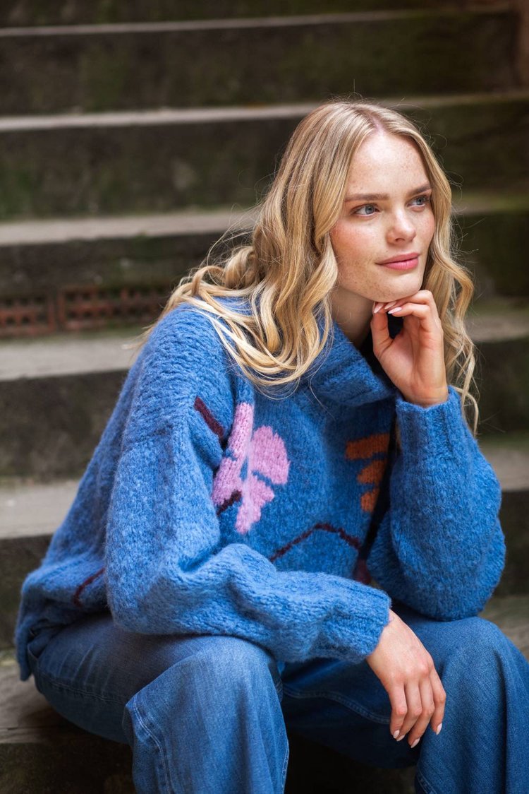 Amano Posey Pullover