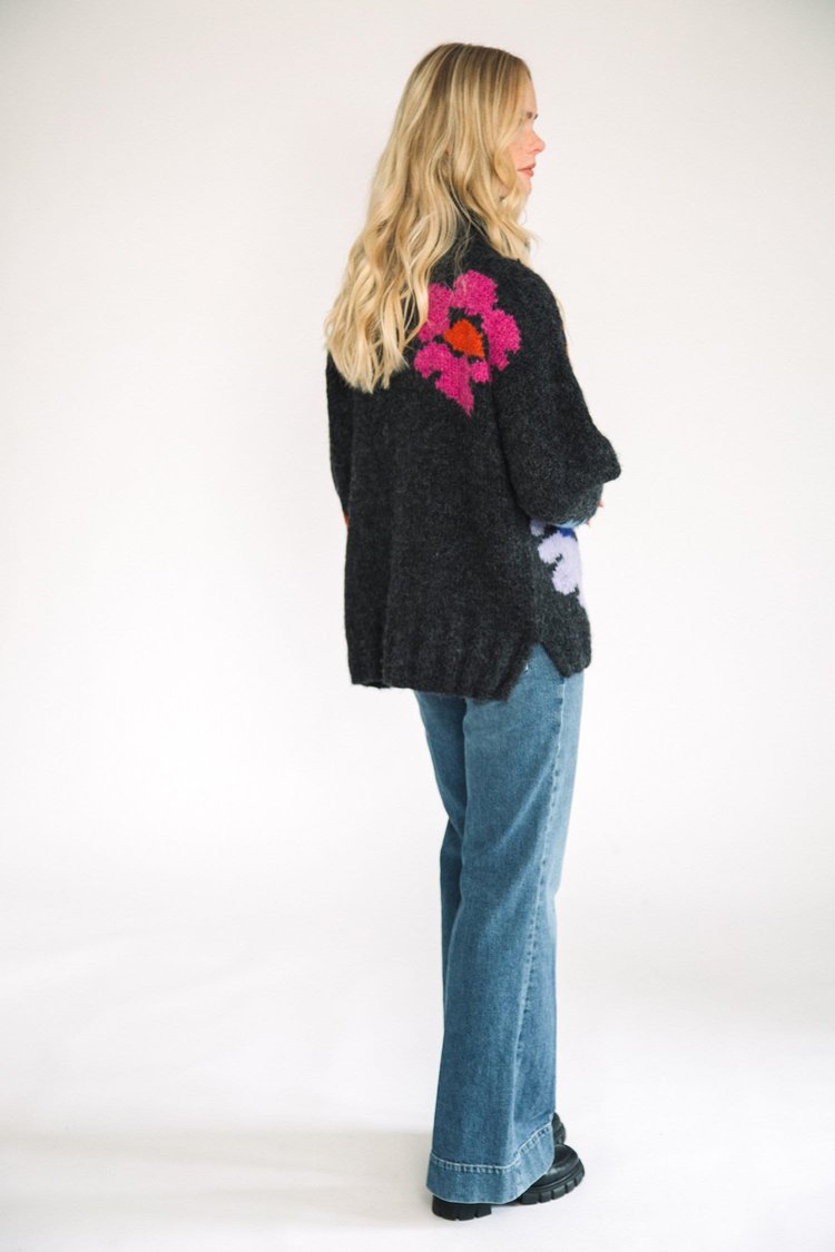 Amano Mystique Alpaca Flower Pullover Charcoal